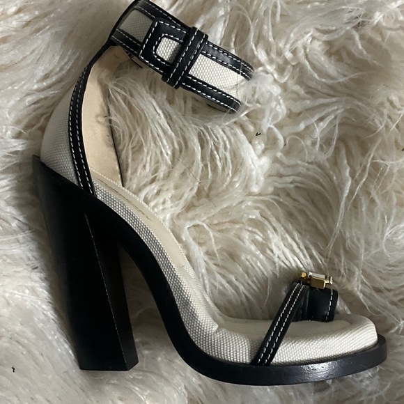 * Authentic BURBERRY TB Logo Sandals * - Picture 5 of 6